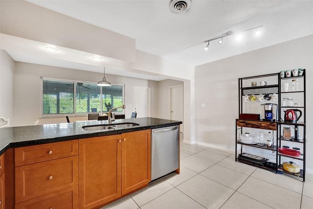 1623-1625 NE 45th Street, Oakland Park, FL 33334