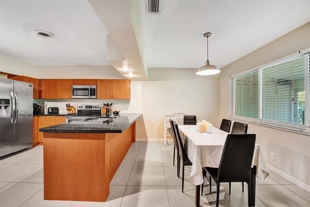 1623-1625 NE 45th Street, Oakland Park, FL 33334