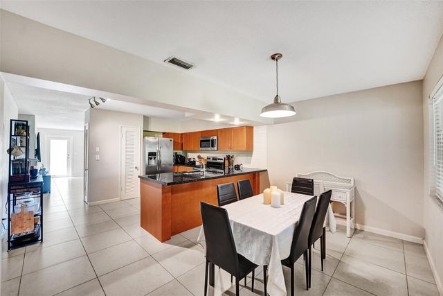 1623-1625 NE 45th Street, Oakland Park, FL 33334