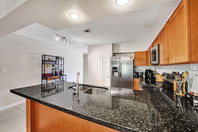 1623-1625 NE 45th Street, Oakland Park, FL 33334