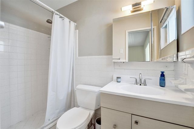 1623-1625 NE 45th Street, Oakland Park, FL 33334