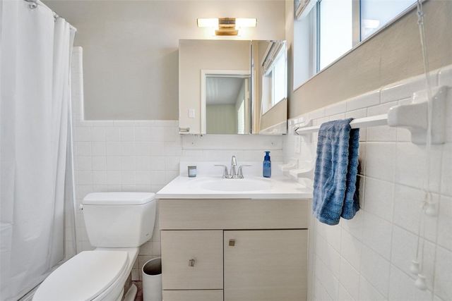 1623-1625 NE 45th Street, Oakland Park, FL 33334