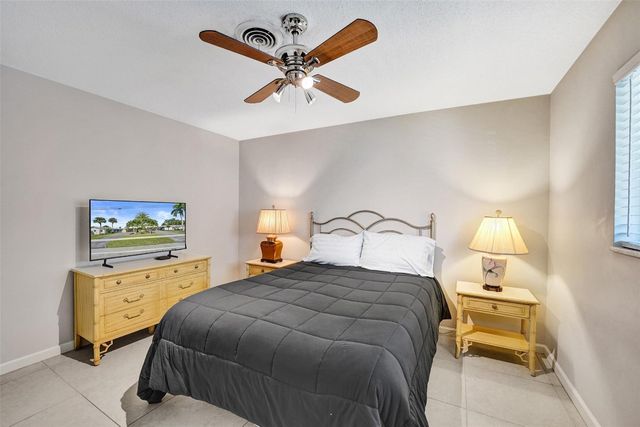 1623-1625 NE 45th Street, Oakland Park, FL 33334