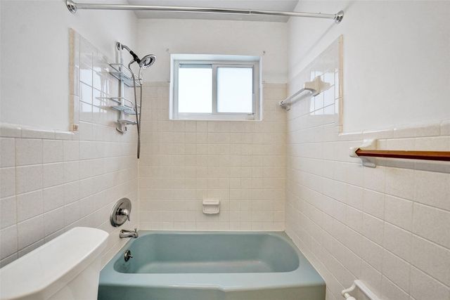 1623-1625 NE 45th Street, Oakland Park, FL 33334