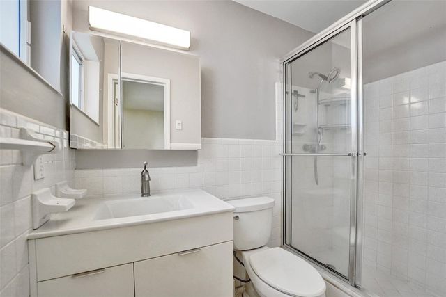 1623-1625 NE 45th Street, Oakland Park, FL 33334