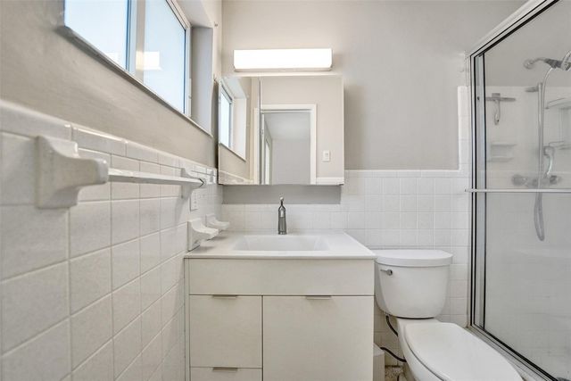 1623-1625 NE 45th Street, Oakland Park, FL 33334