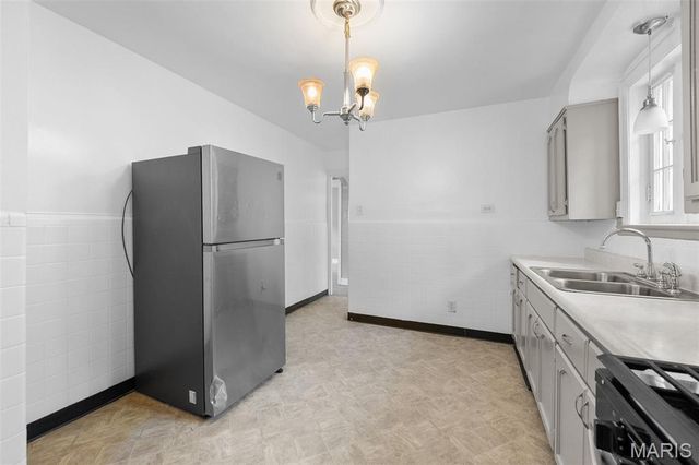 6012 North Pointe Boulevard, St Louis, MO 63147