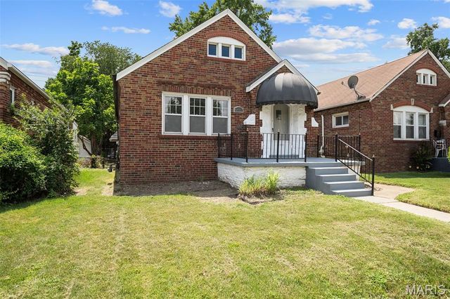 6012 North Pointe Boulevard, St Louis, MO 63147