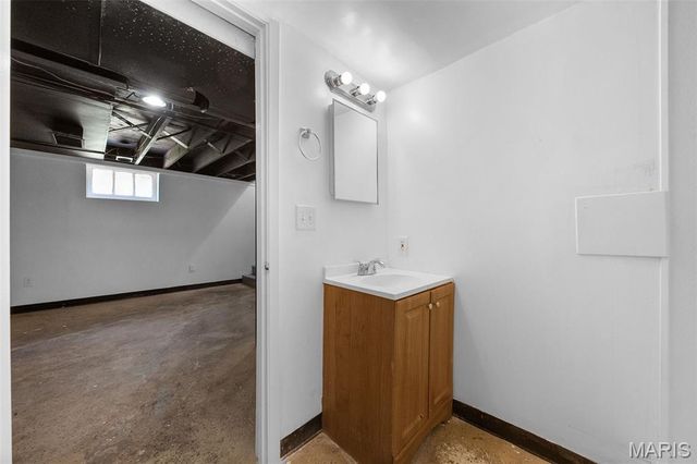6012 North Pointe Boulevard, St Louis, MO 63147