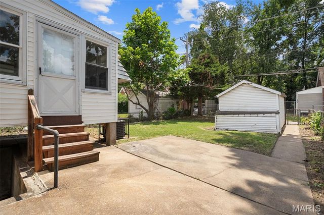 6012 North Pointe Boulevard, St Louis, MO 63147
