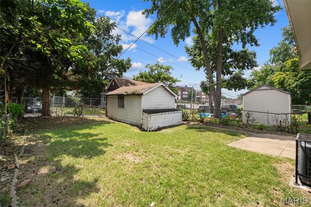 6012 North Pointe Boulevard, St Louis, MO 63147