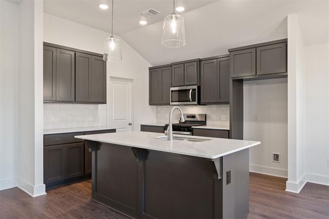 15808 Switchgrass Place, Moore, OK 73170