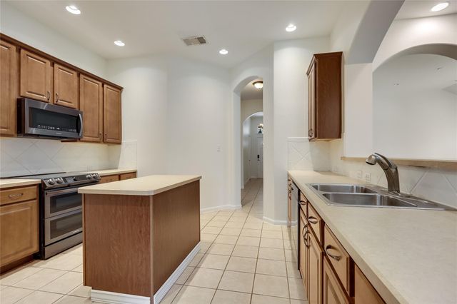 100 Barn Owl LOOP, Leander, TX 78641
