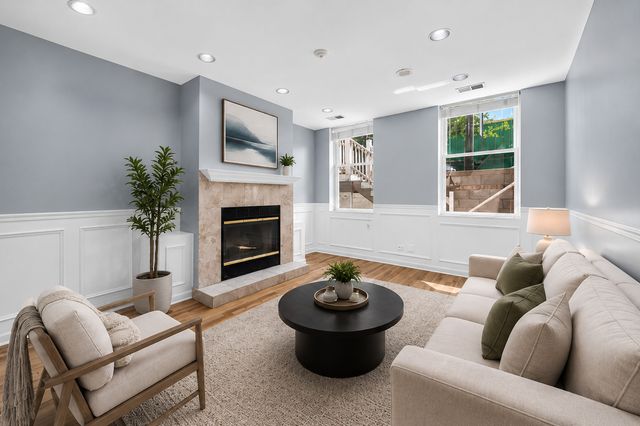 1629 N Clybourn Avenue G, Chicago, IL 60614