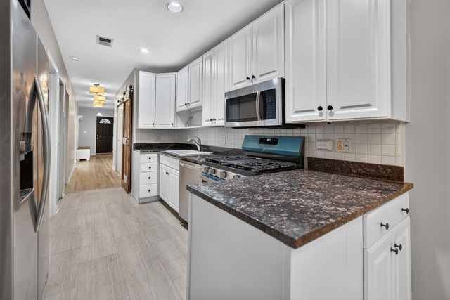 1629 N Clybourn Avenue G, Chicago, IL 60614