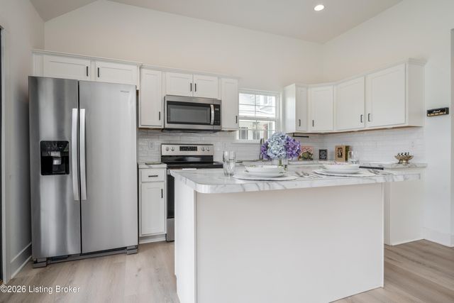 1032 S Virginia Ave, Clarksville, IN 47129