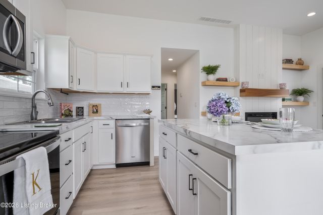 1032 S Virginia Ave, Clarksville, IN 47129