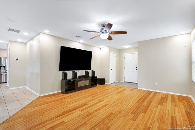 6026 CAMPSTOOL RD, San Antonio, TX 78239