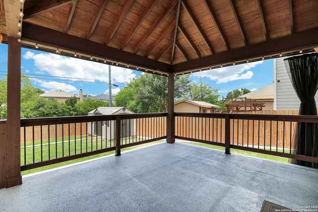 6026 CAMPSTOOL RD, San Antonio, TX 78239