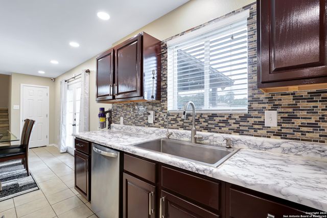 6026 CAMPSTOOL RD, San Antonio, TX 78239