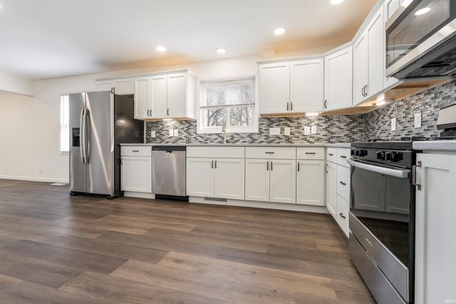 2313 W Audubon Drive, Muncie, IN 47304