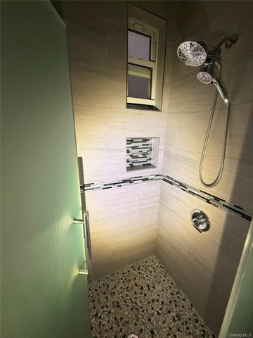 27 Stephens Court 1F, Brooklyn, NY 11226