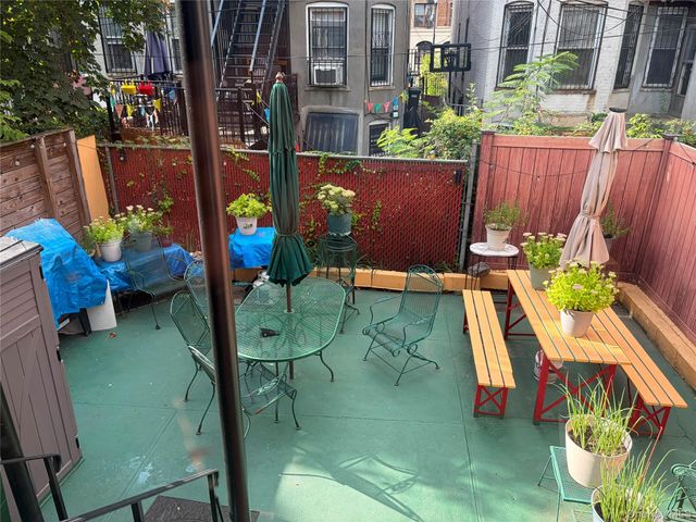 27 Stephens Court 1F, Brooklyn, NY 11226