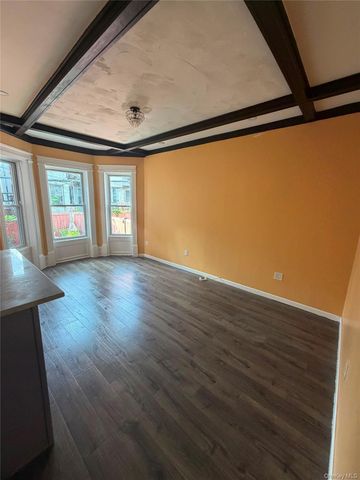 27 Stephens Court 1F, Brooklyn, NY 11226