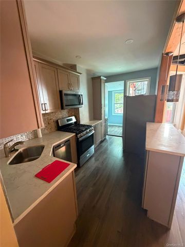27 Stephens Court 1F, Brooklyn, NY 11226