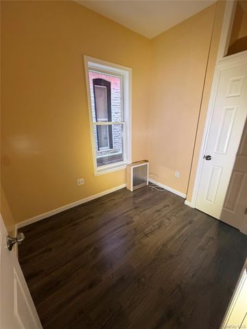 27 Stephens Court 1F, Brooklyn, NY 11226