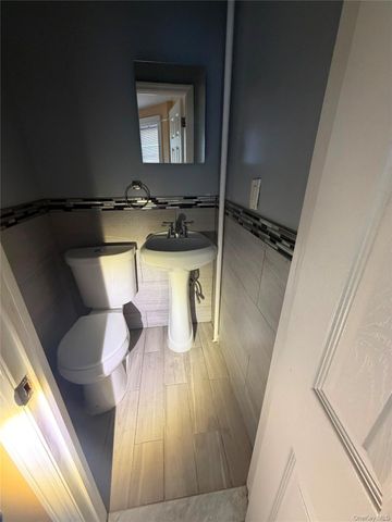 27 Stephens Court 1F, Brooklyn, NY 11226