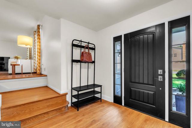 8710 YARMOUTH CT, Potomac, MD 20854