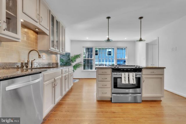 8710 YARMOUTH CT, Potomac, MD 20854