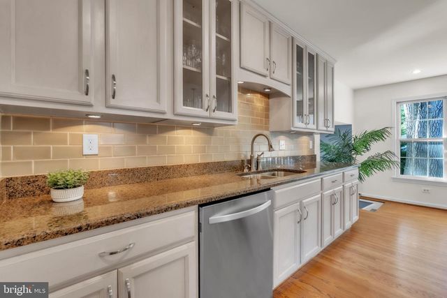 8710 YARMOUTH CT, Potomac, MD 20854