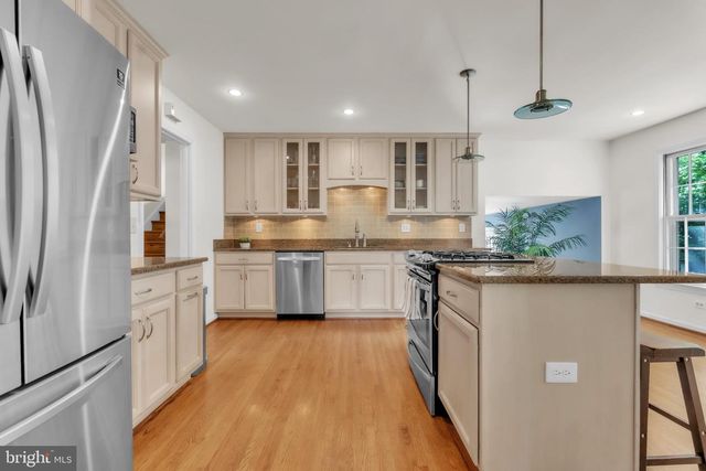 8710 YARMOUTH CT, Potomac, MD 20854