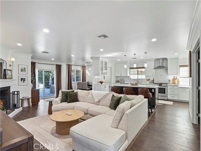 6900 Katherine Avenue, Van Nuys (los Angeles), CA 91405