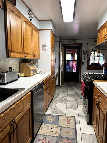 125 N Cedar Street, Evart, MI 49631