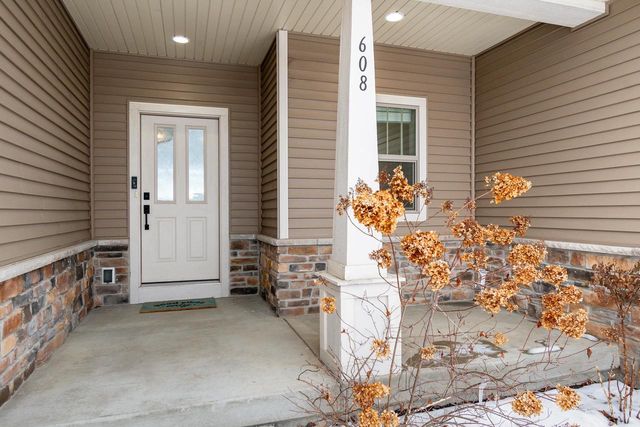 608 Burnt Sienna Drive, Middleton, WI 53562
