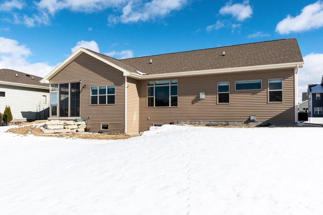 608 Burnt Sienna Drive, Middleton, WI 53562