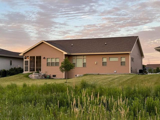 608 Burnt Sienna Drive, Middleton, WI 53562
