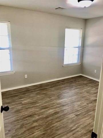 233 Spring Creek Road, Oklahoma City, OK 73117