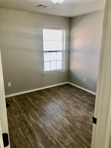 233 Spring Creek Road, Oklahoma City, OK 73117