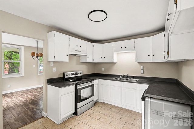 1820 Genesis Park Place, Charlotte, NC 28206
