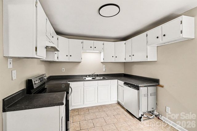 1820 Genesis Park Place, Charlotte, NC 28206