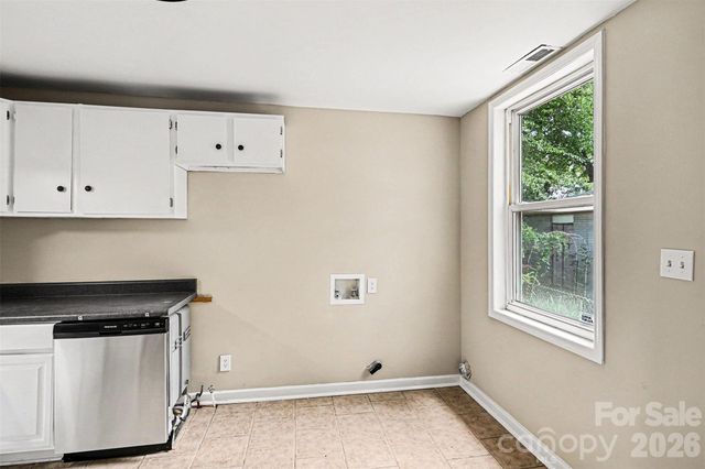 1820 Genesis Park Place, Charlotte, NC 28206