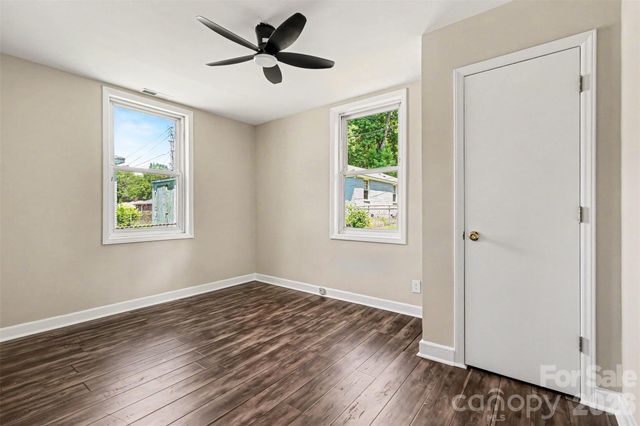 1820 Genesis Park Place, Charlotte, NC 28206