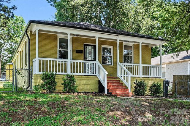 1820 Genesis Park Place, Charlotte, NC 28206