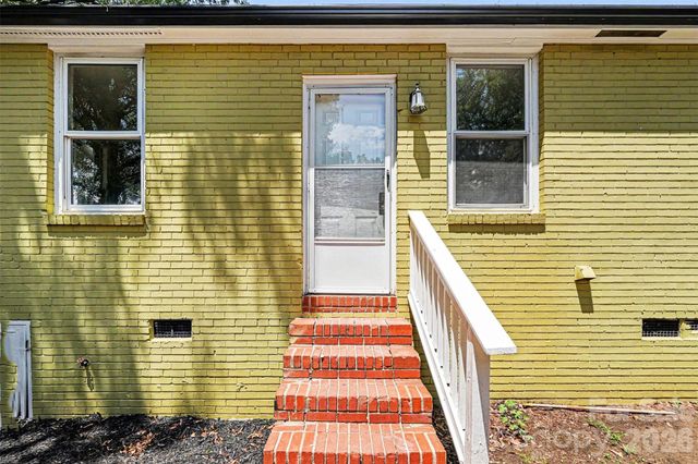 1820 Genesis Park Place, Charlotte, NC 28206
