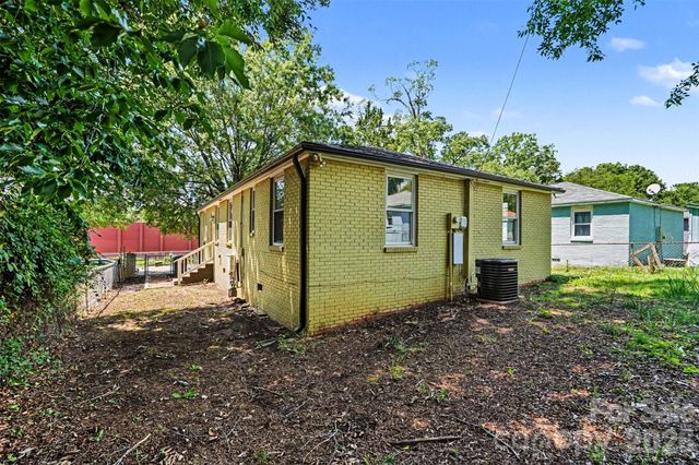 1820 Genesis Park Place, Charlotte, NC 28206