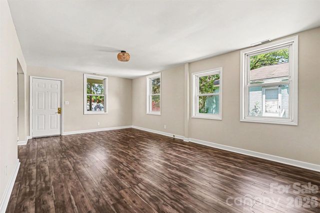 1820 Genesis Park Place, Charlotte, NC 28206